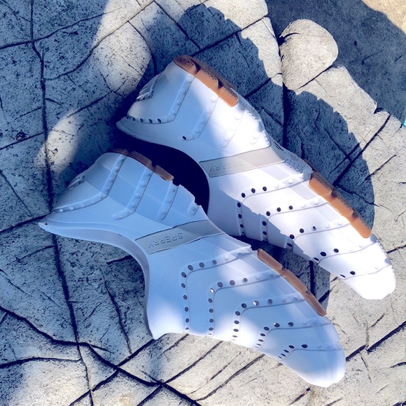 SPERRY (13) Men’s Water Strider White Rubber Water Shoes - Picture 8 of 12